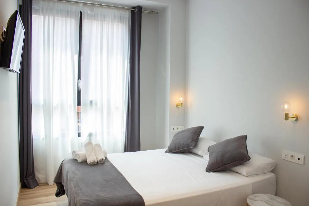 Pension B4R Self Check In Bilbao 3*,  Espagne